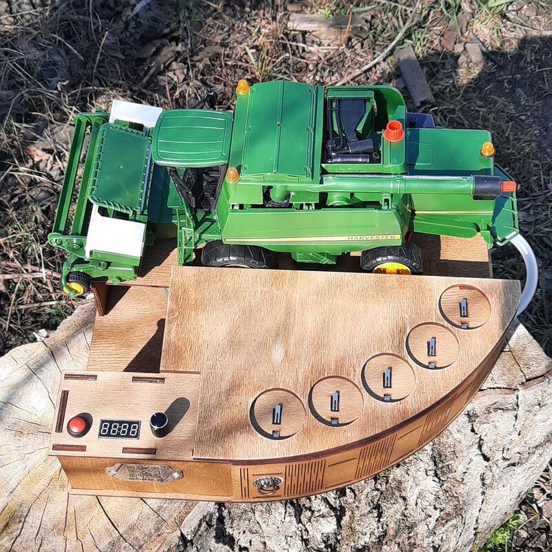 Наливатор "Комбайнер" John Deere під 5 чарок Вбудований акумулятор + Надпис на корпусі