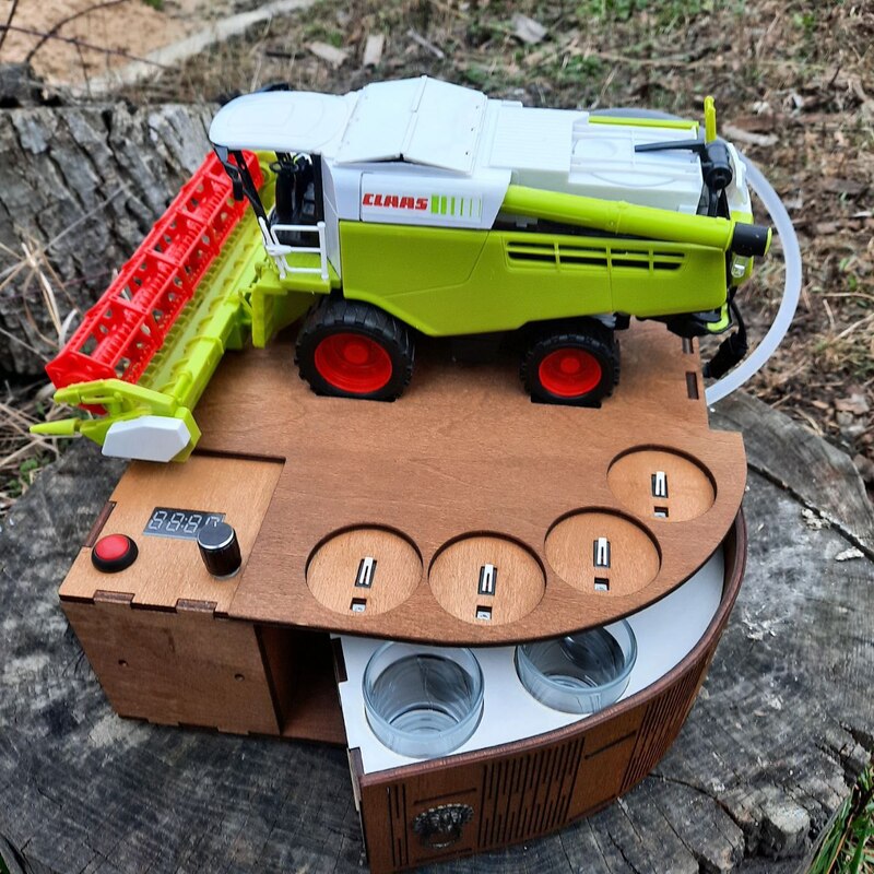 Наливатор "Комбайнер" CLAAS-MINI під 4 чарки Вбудований акумулятор