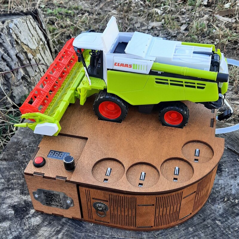 Наливатор "Комбайнер" CLAAS-MINI під 4 чарки Вбудований акумулятор