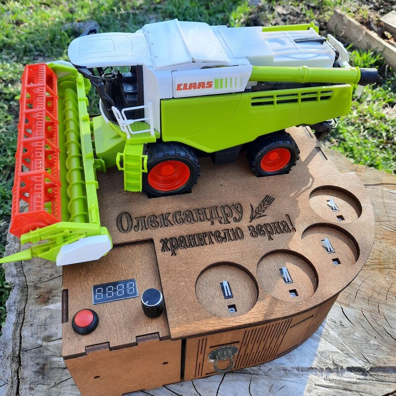 Наливатор "Комбайнер" CLAAS-MINI під 4 чарки Вбудований акумулятор + Надпис на корпусі