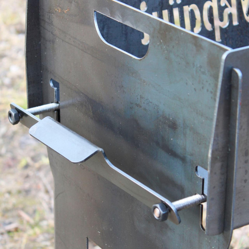 Мангал со встроенной шашлычницей и мотором на 10 шампуров с регулировкой высоты дна относительно шампуров