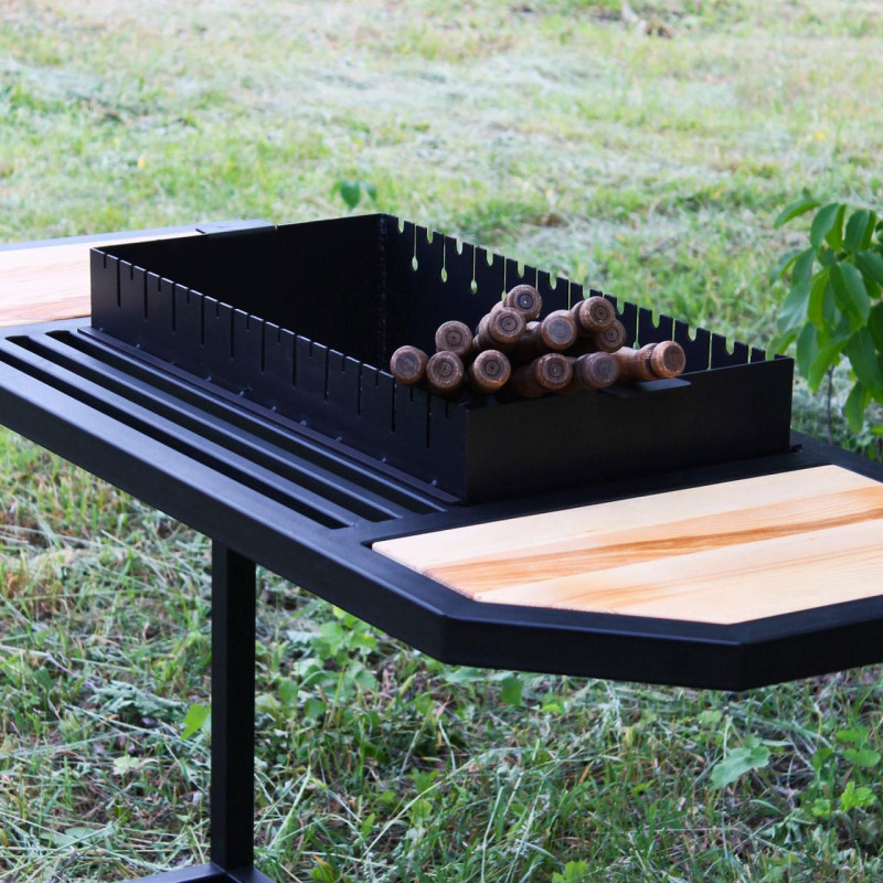 Мангал Ватра со столиком и съемной жаровней на 12 шампуров