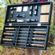 Набор для гриля и барбекю "Традиционный" в деревянном кейсе.