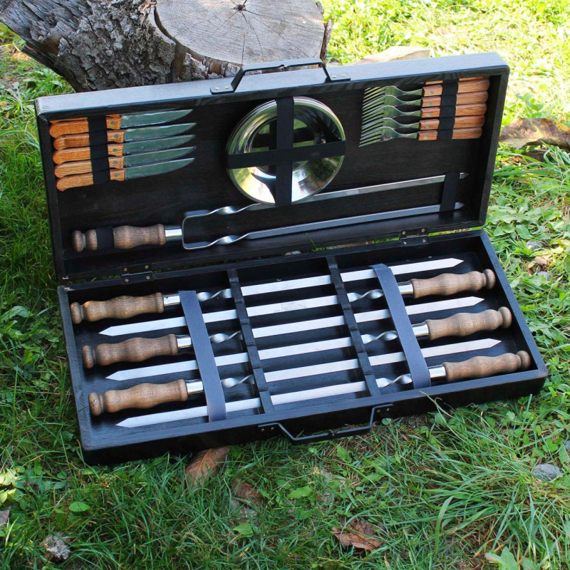 Набор для гриля и барбекю в деревянном кейсе