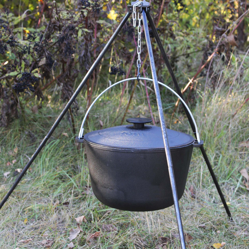 Казан чугунный Походный 12 л с треногой на разборных ножка
