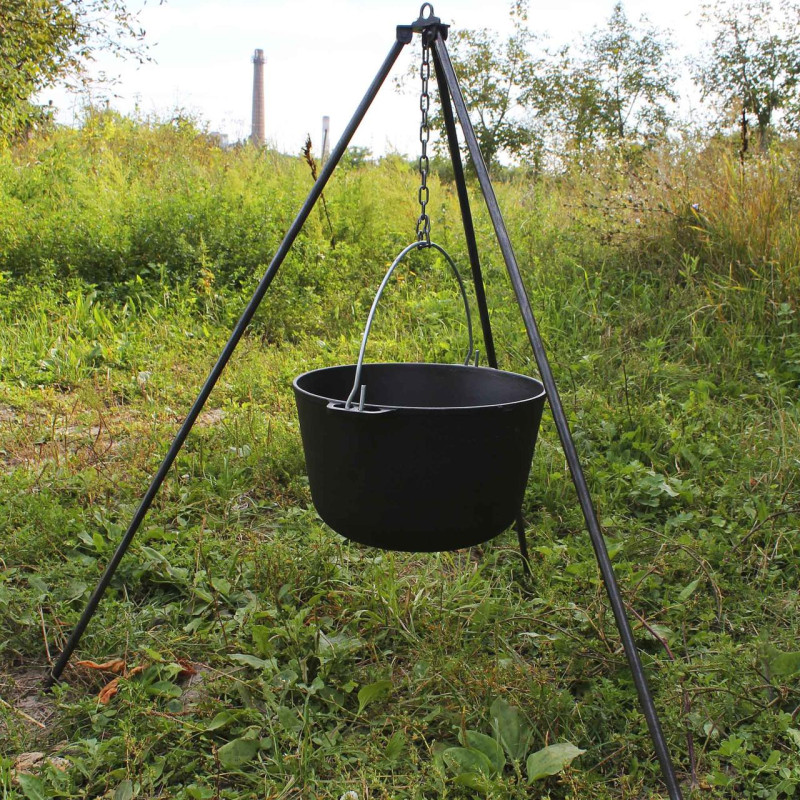 Казан чугунный Походный 12 л с треногой на разборных ножка