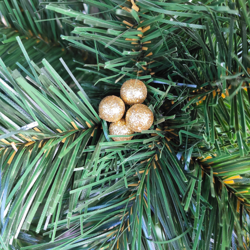 Ялинка штучна Кармен з золотими шишками і перлами 1.50 м